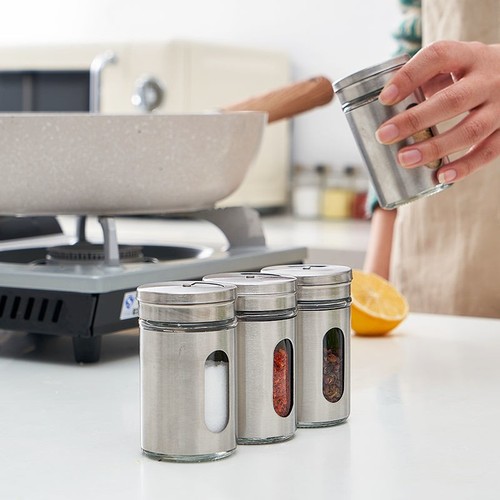 Salt and pepper shakers - pepper, pots